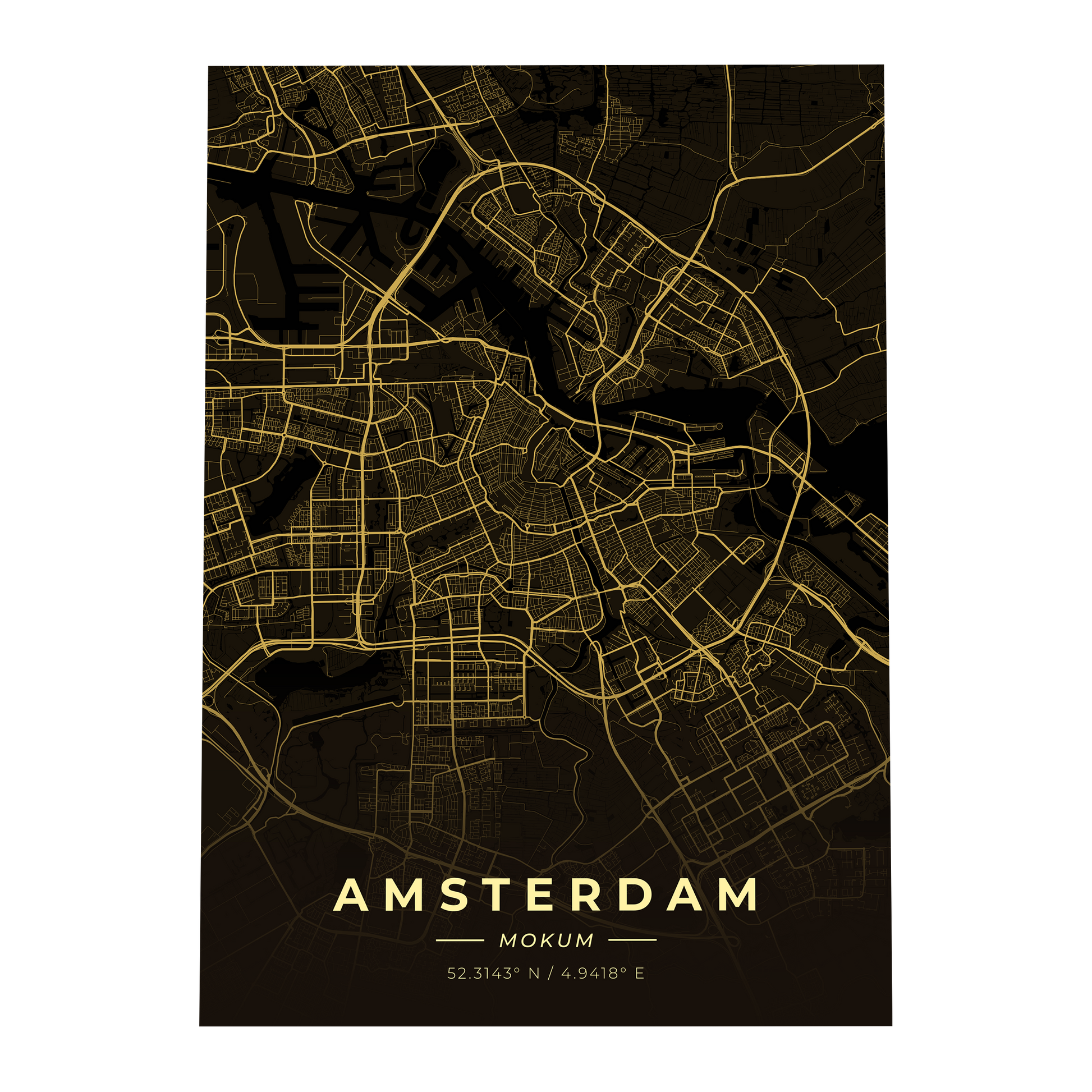 Premium metalen poster van de plattegrond van Amsterdam (Mokum). Luxe goud-op-zwart design van GoalSquare met coördinaten.